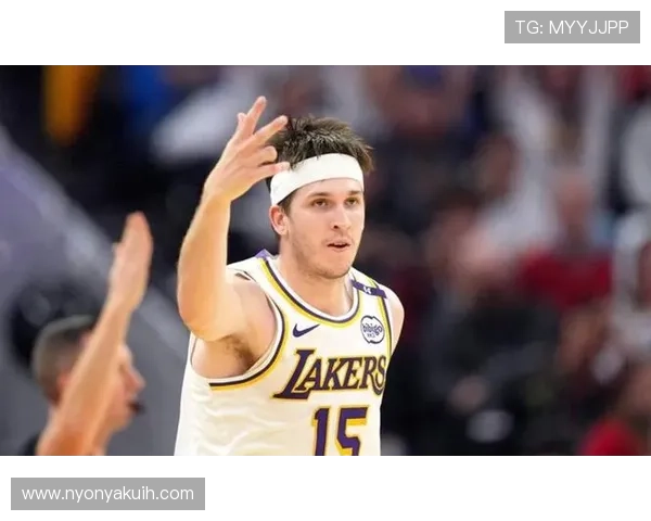 奥斯汀·里夫斯三分效率提升显著 拉开球队进攻空间